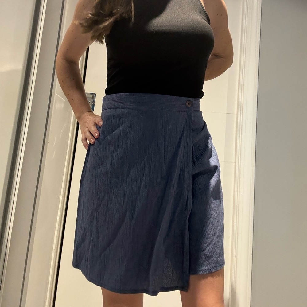 Truly petite blue denim like skort small vintage retro 90s